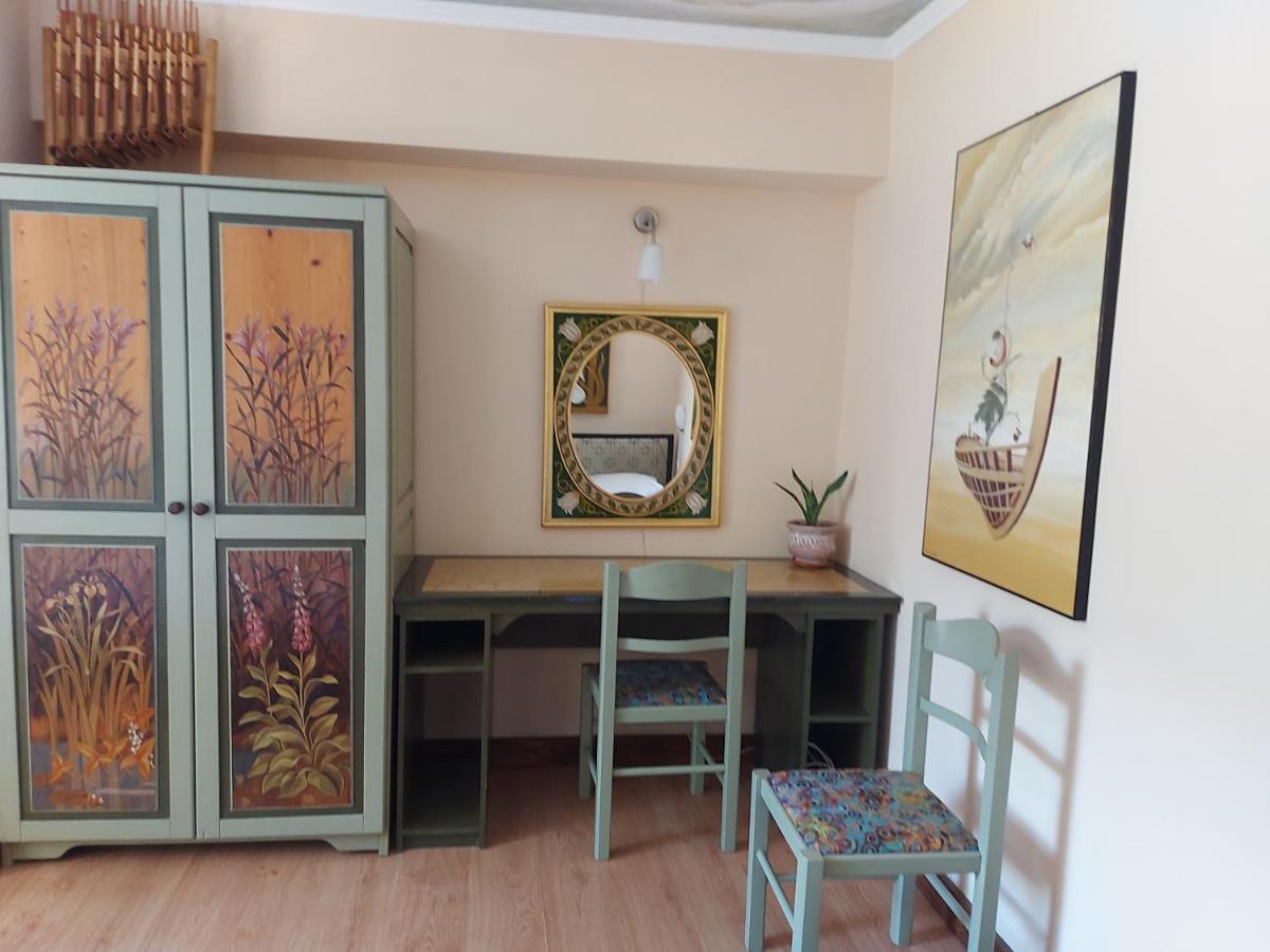 Varias Art House Kallirakhi Exterior photo