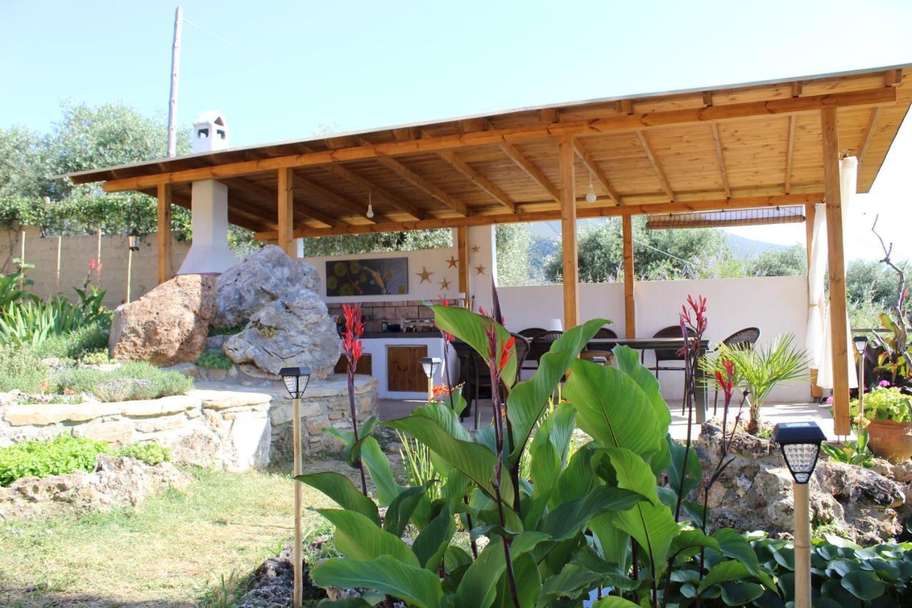 Varias Art House Kallirakhi Exterior photo